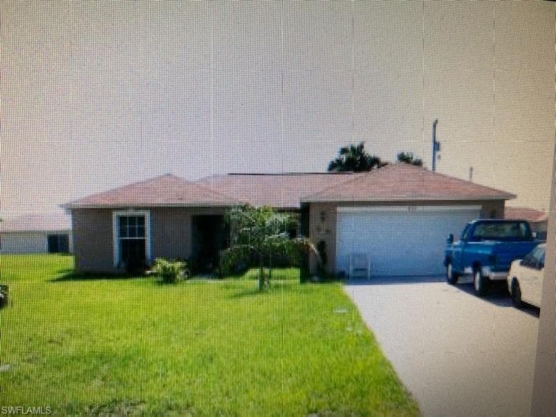 643 Bell BLVD S LEHIGH ACRES, FL 33974