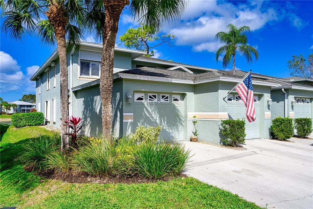905 New Waterford DR I-101 NAPLES, FL 34104