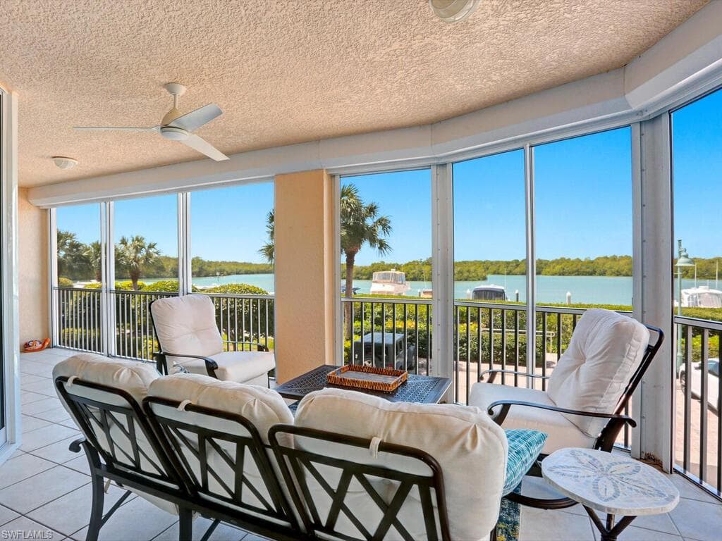 425 Dockside DR 206 NAPLES, FL 34110