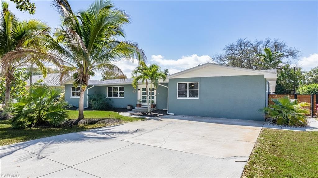 1262 Carlene AVE FORT MYERS, FL 33901