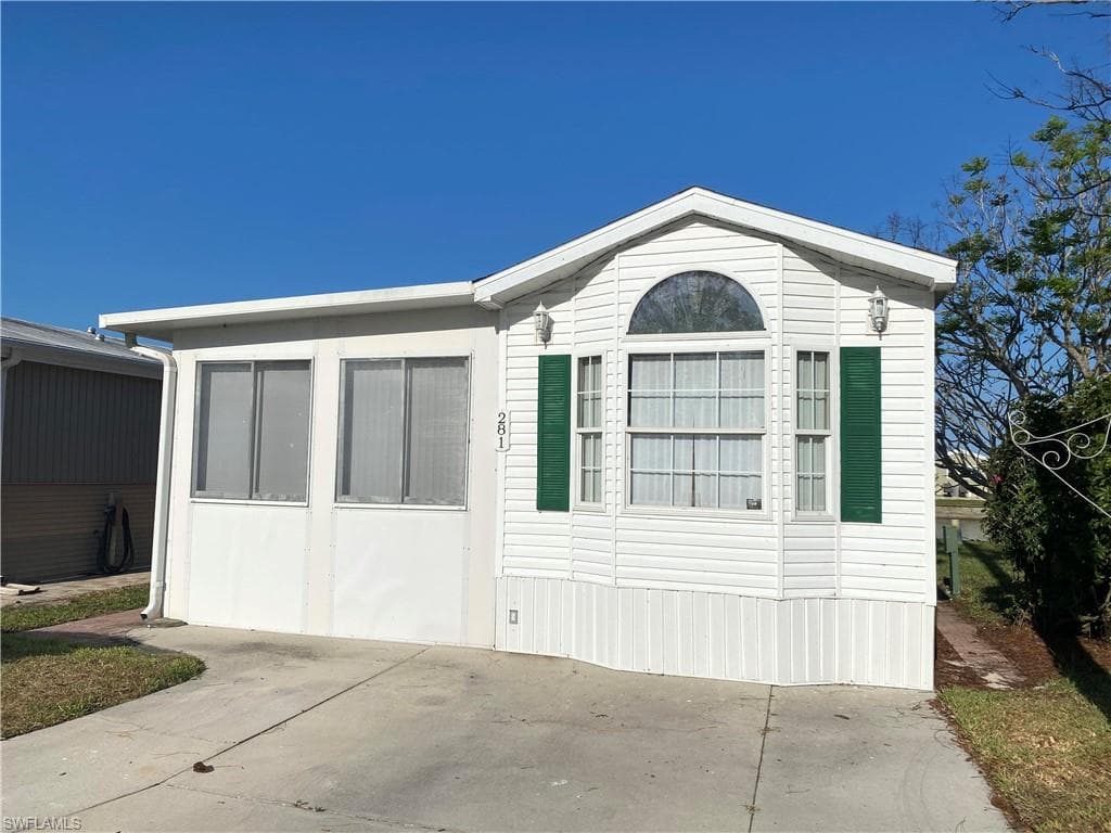 281 Bass LN 281 NAPLES, FL 34114