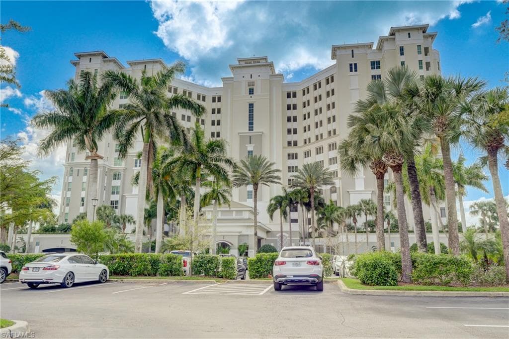 300 Dunes BLVD PH2 NAPLES, FL 34110