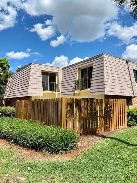 1600 Park Meadows DR 4 FORT MYERS, FL 33907