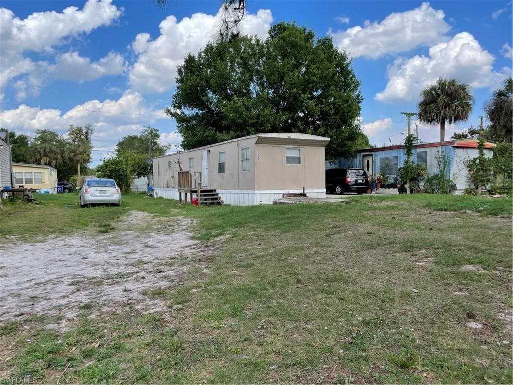 1086 Chickasaw AVE LABELLE, FL 33935
