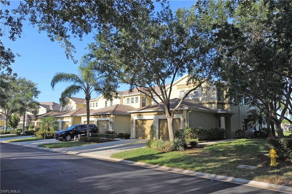 14769 Calusa Palms DR 104 FORT MYERS, FL 33919