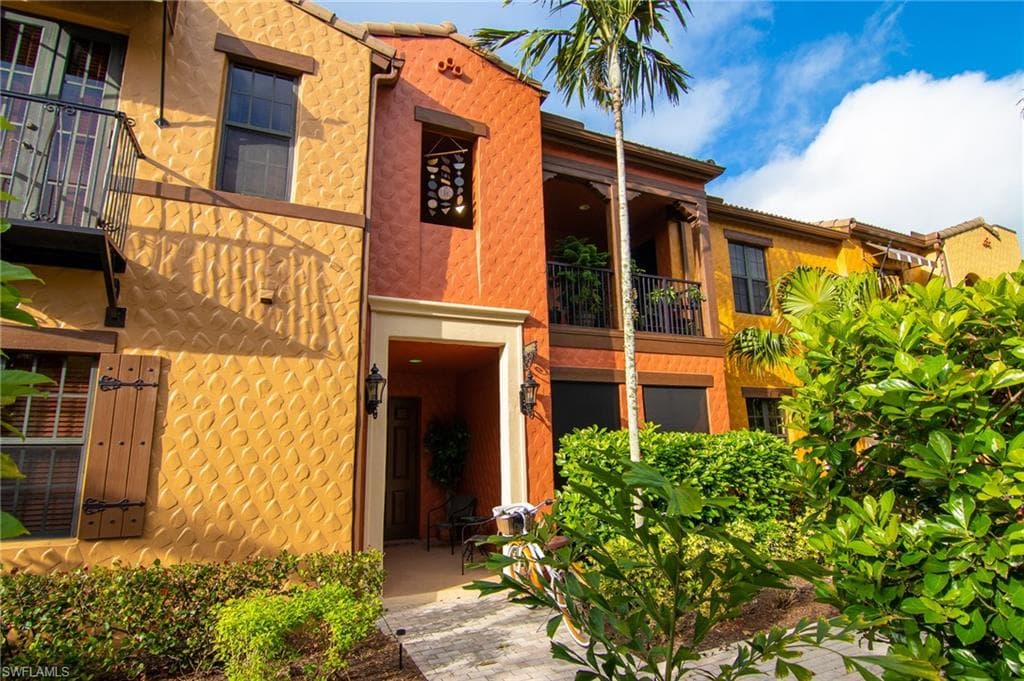 9155 Delano ST 9802 NAPLES, FL 34113