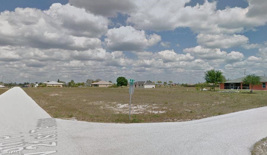 2117 6th PL CAPE CORAL, FL 33993