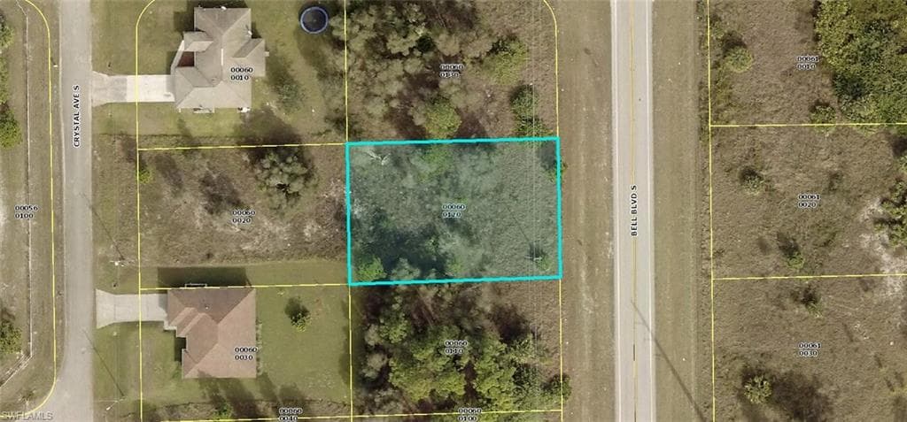 822 Bell BLVD S LEHIGH ACRES, FL 33974