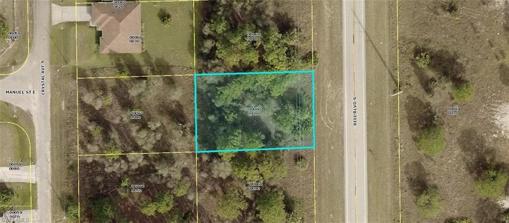 826 Bell BLVD S LEHIGH ACRES, FL 33974
