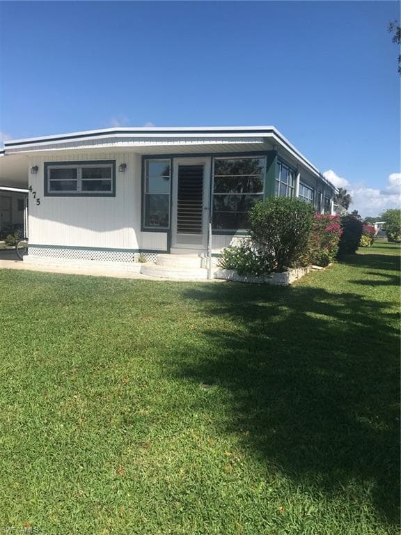 475 Riviera BLVD W NAPLES, FL 34112