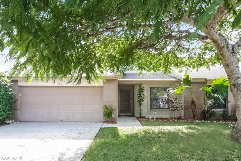 606 49th ST E BRADENTON, FL 34208