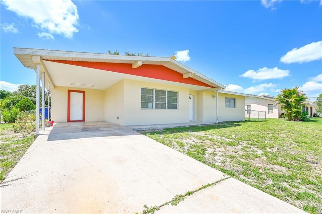 4 Palm BLVD LEHIGH ACRES, FL 33936