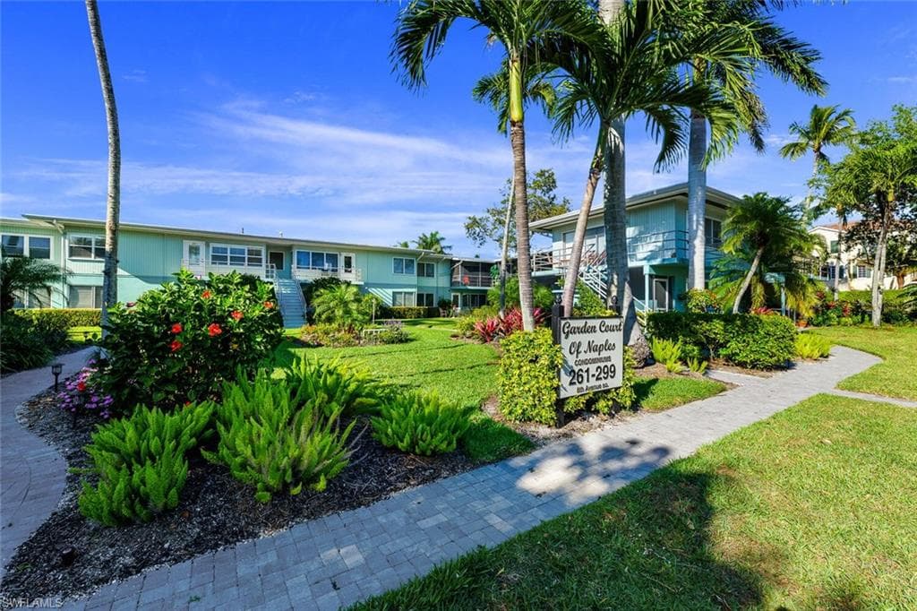 263 8th AVE S 263 NAPLES, FL 34102