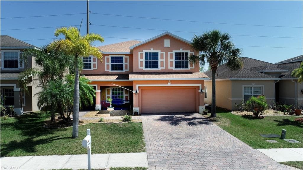 8250 Silver Birch WAY LEHIGH ACRES, FL 33971