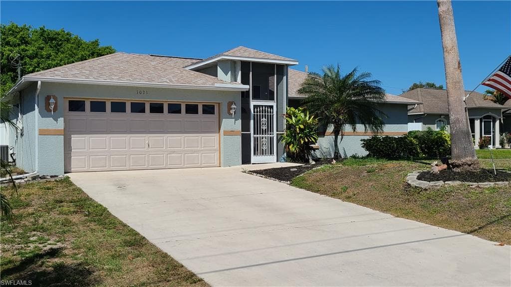1021 Alvin AVE LEHIGH ACRES, FL 33971