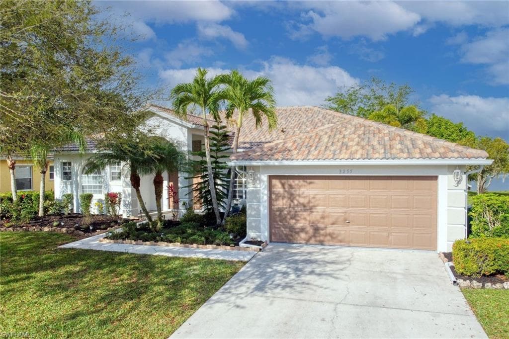 3255 Potomac CT NAPLES, FL 34120