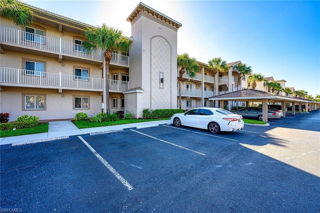 7823 Regal Heron CIR 9-201 NAPLES, FL 34104