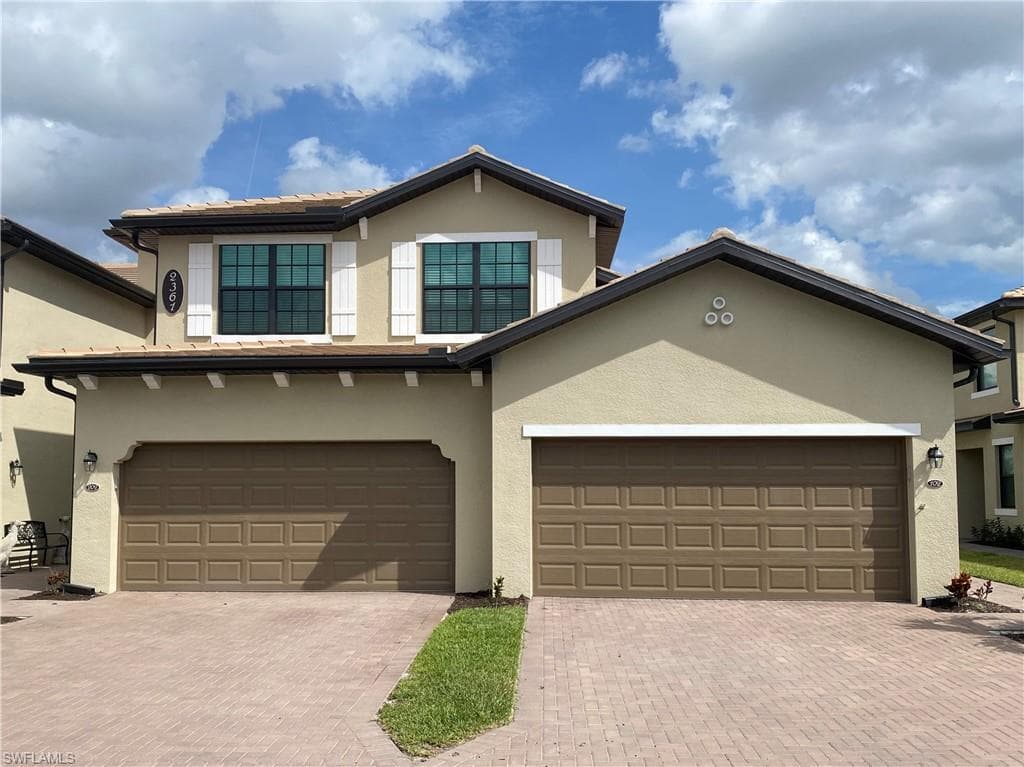2361 Anguilla DR 102 NAPLES, FL 34120