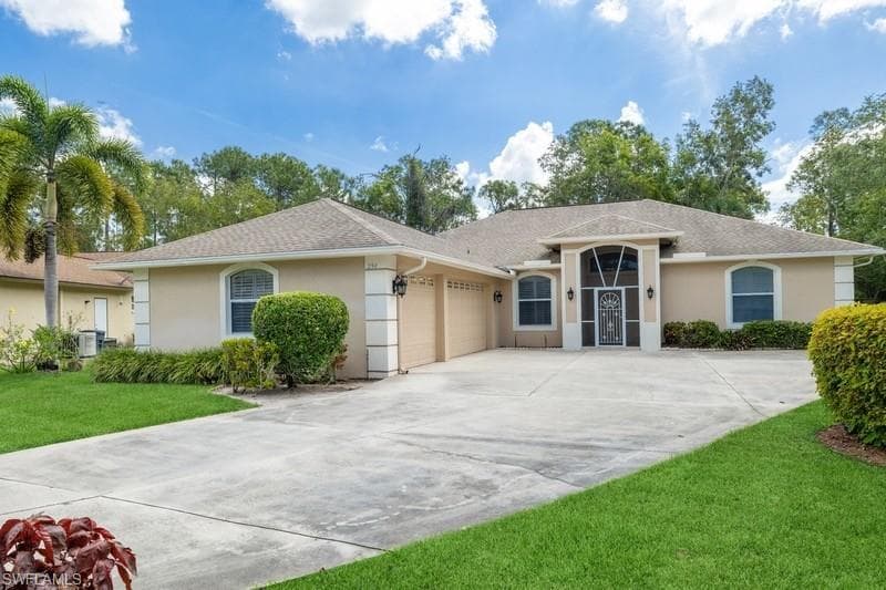294 Willoughby DR NAPLES, FL 34110