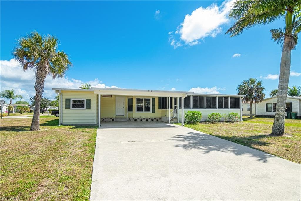 1794 Beverly DR NAPLES, FL 34114