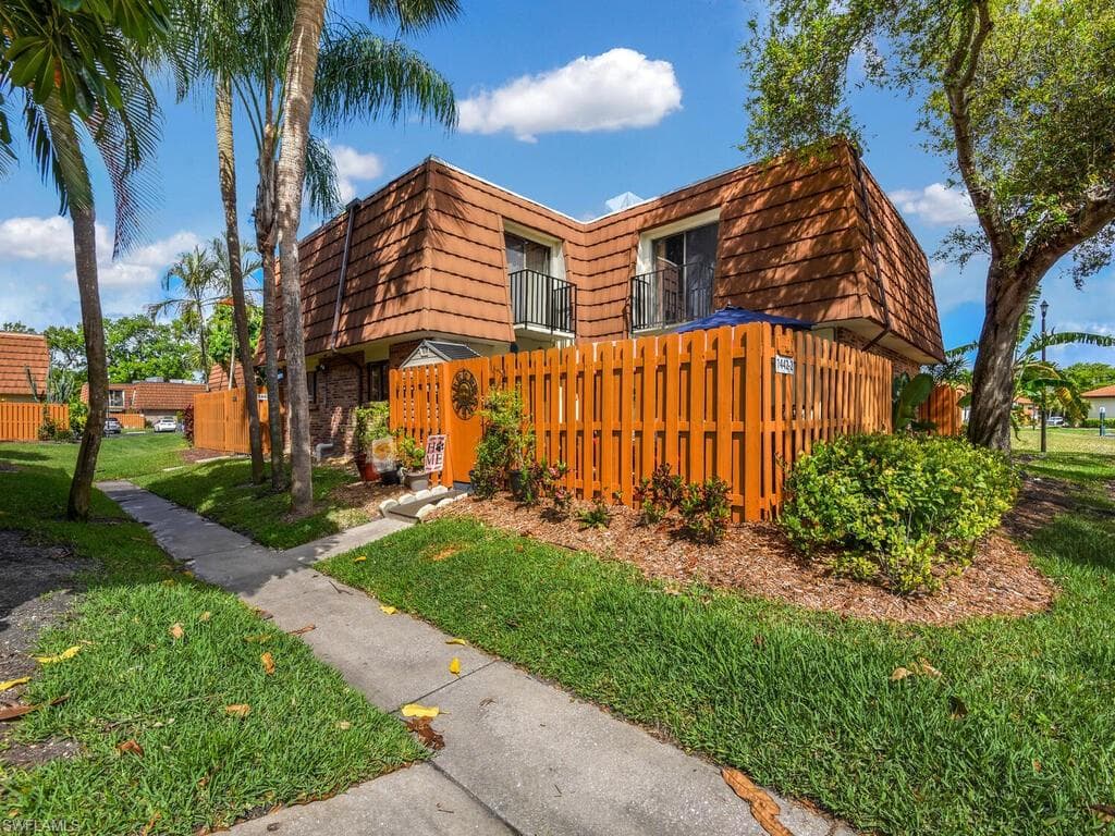 1442 Park Shore CIR 2 FORT MYERS, FL 33901