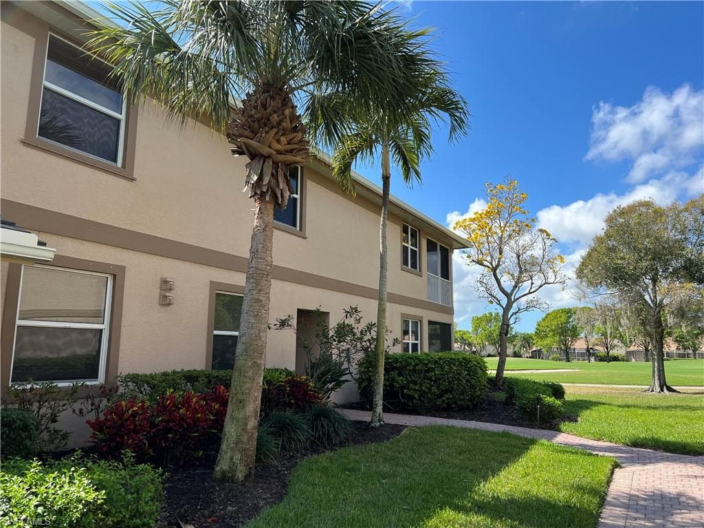 6839 Ascot DR 102 NAPLES, FL 34113