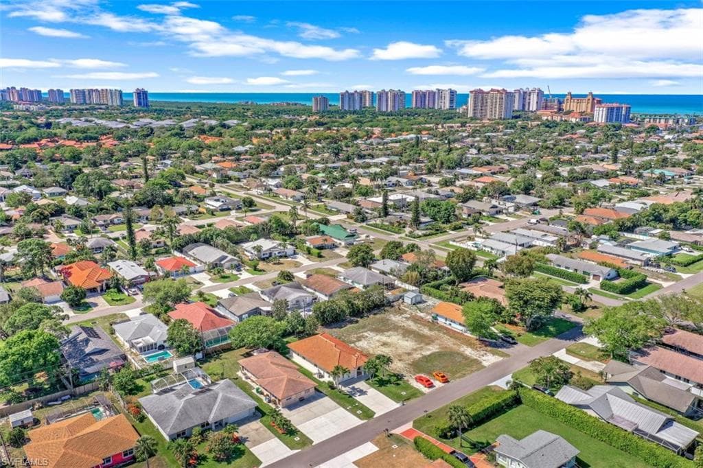 720 96th AVE N NAPLES, FL 34108