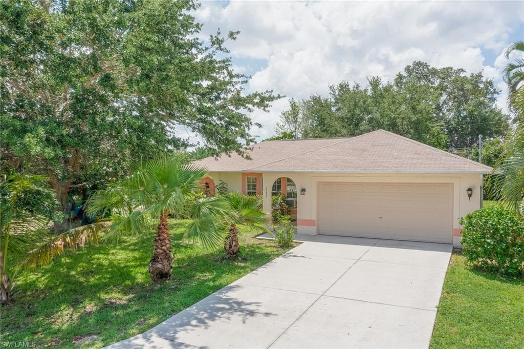 1322 SE 33rd TER CAPE CORAL, FL 33904