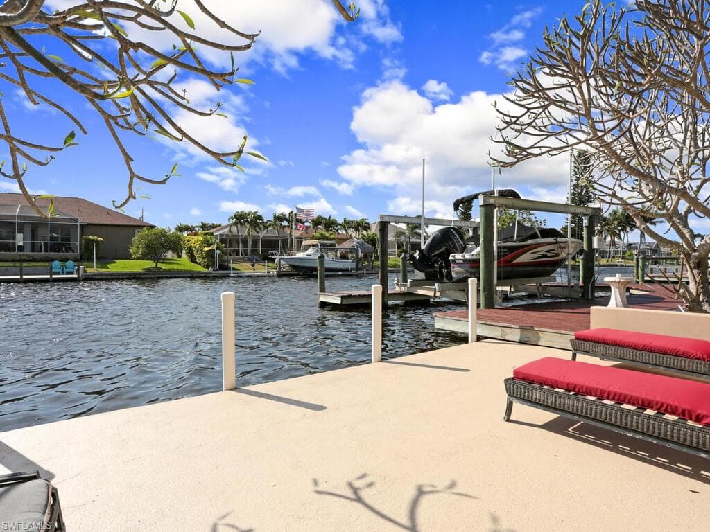 3902 1st PL CAPE CORAL, FL 33914