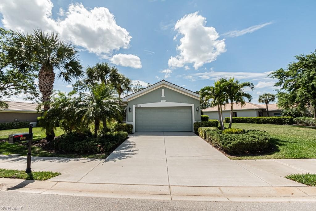 10640 Camarelle CIR FORT MYERS, FL 33913