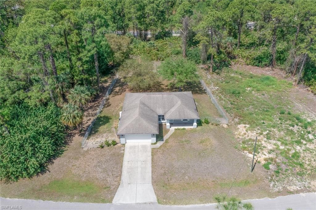 2516 33rd ST W LEHIGH ACRES, FL 33971