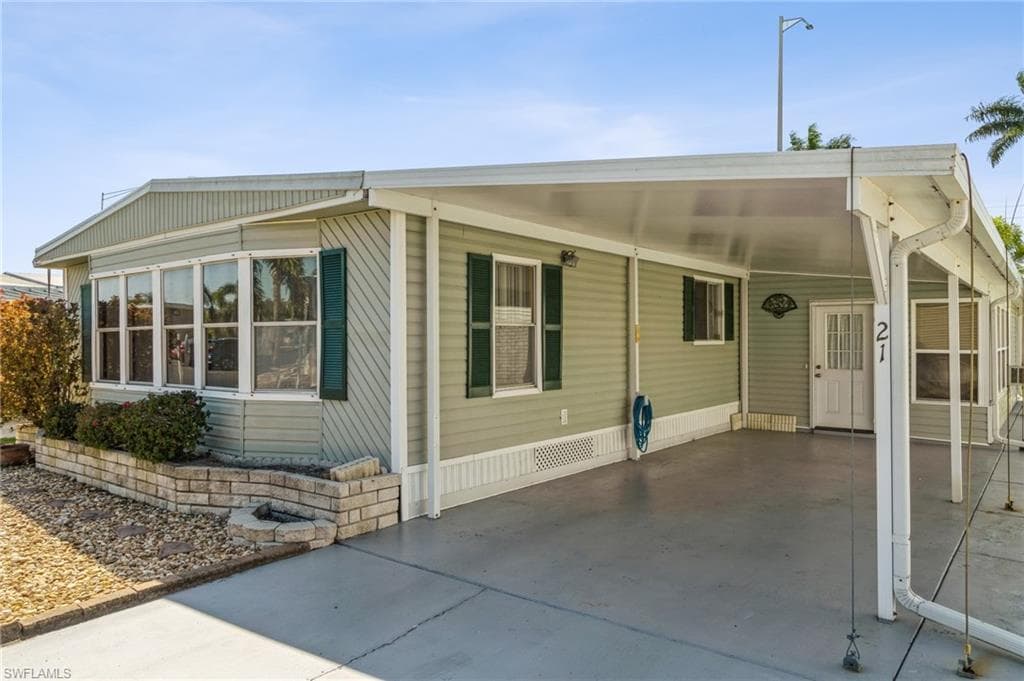 21 San Lu Rue AVE 21 NAPLES, FL 34104