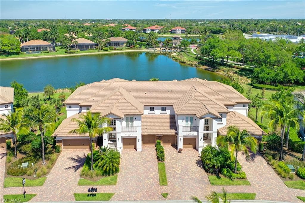 8081 Players Cove DR 201 NAPLES, FL 34113