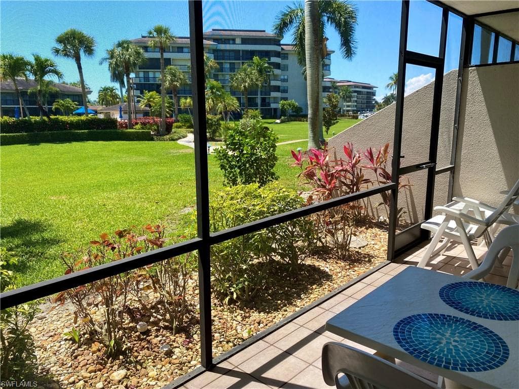 651 Seaview CT B-103 MARCO ISLAND, FL 34145