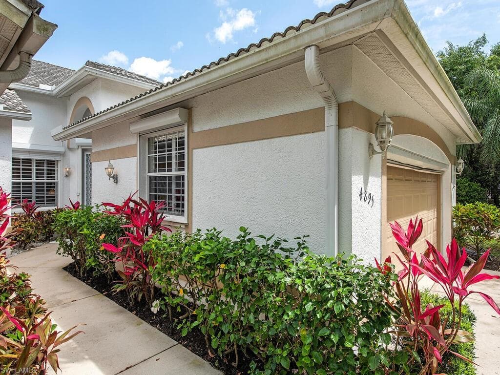 4895 West Boulevard CT 2 NAPLES, FL 34103