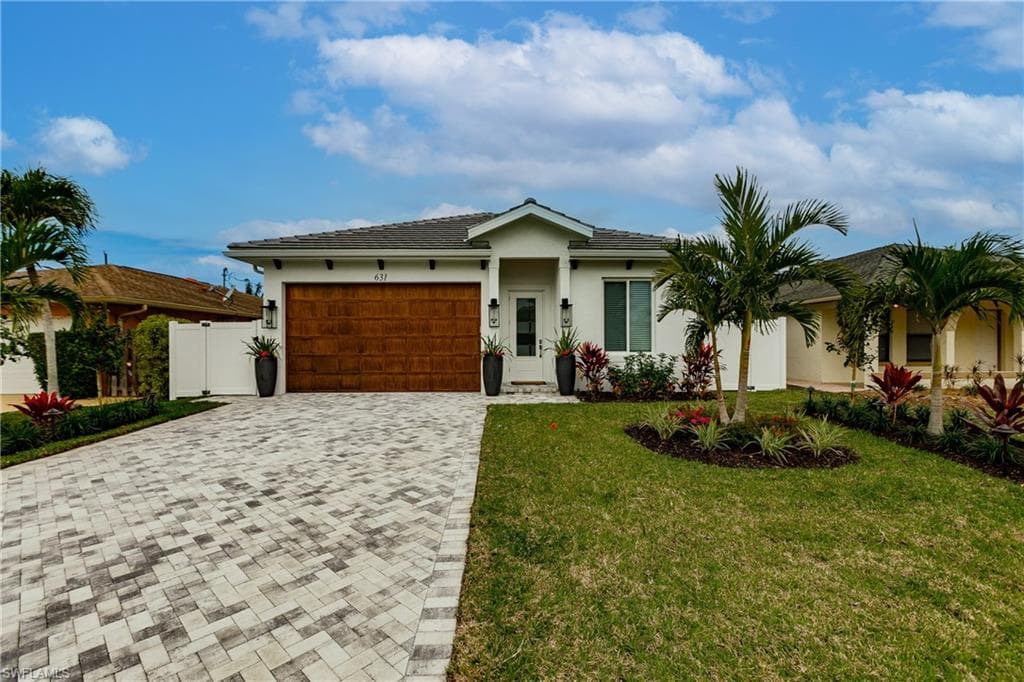 846 95th AVE N NAPLES, FL 34108