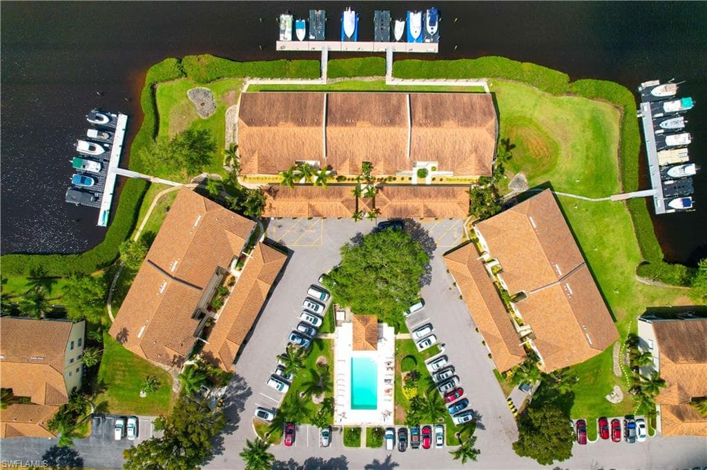 206 Newport DR 802 NAPLES, FL 34114