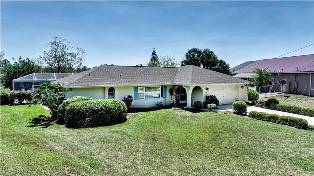 855 Geneva ST LEHIGH ACRES, FL 33974