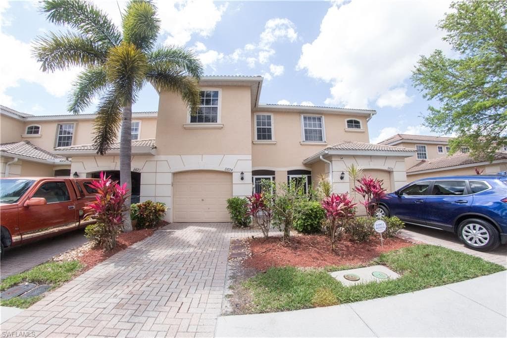 8674 Athena CT LEHIGH ACRES, FL 33971