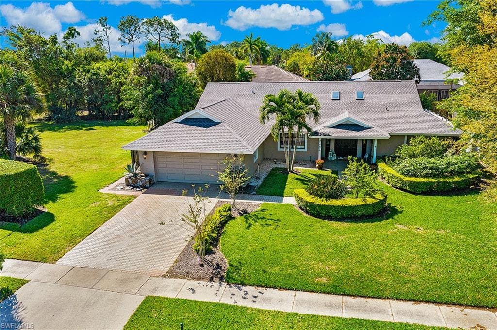 2484 Pinewoods CIR 15 NAPLES, FL 34105