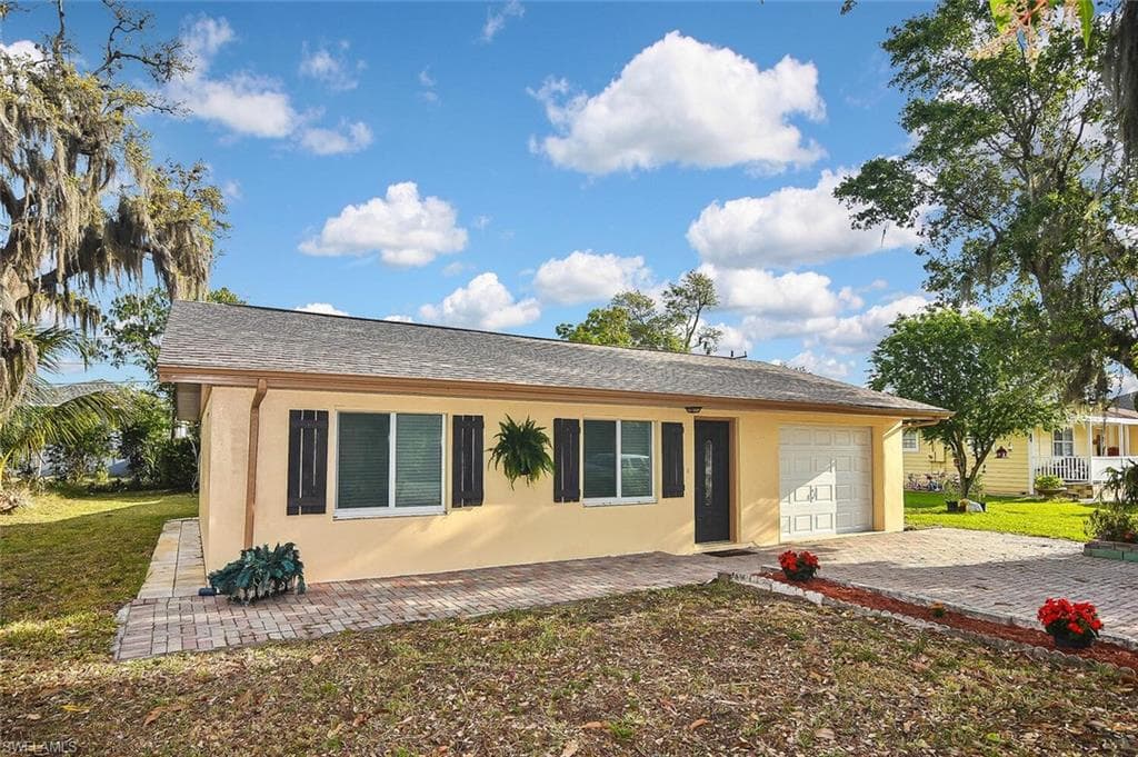11615 Pawley AVE BONITA SPRINGS, FL 34135