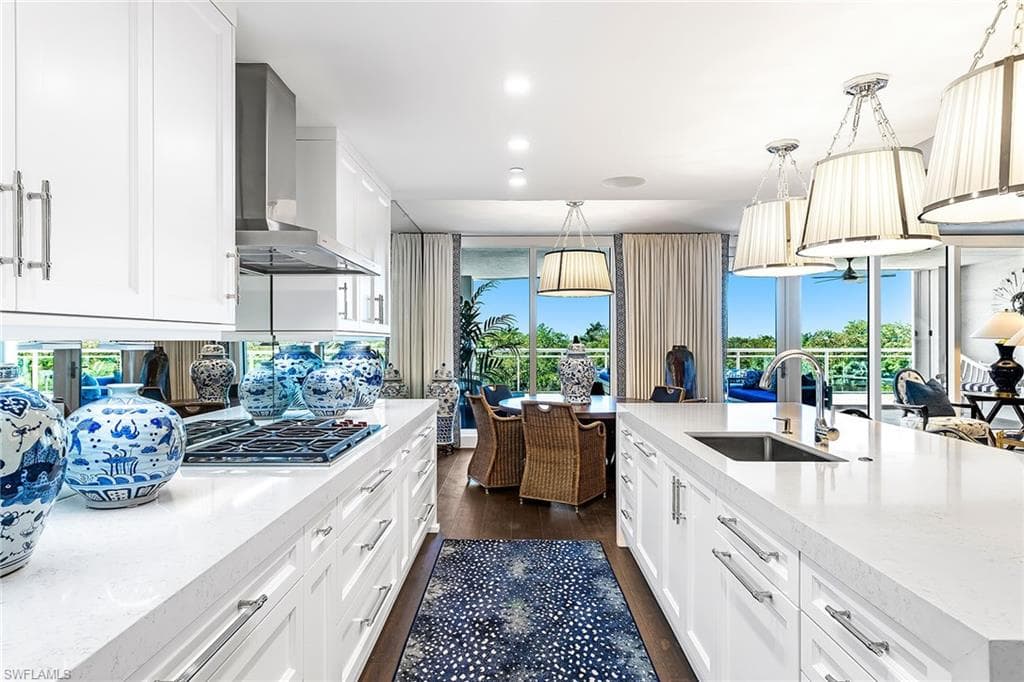13915 Old Coast RD 305 NAPLES, FL 34110