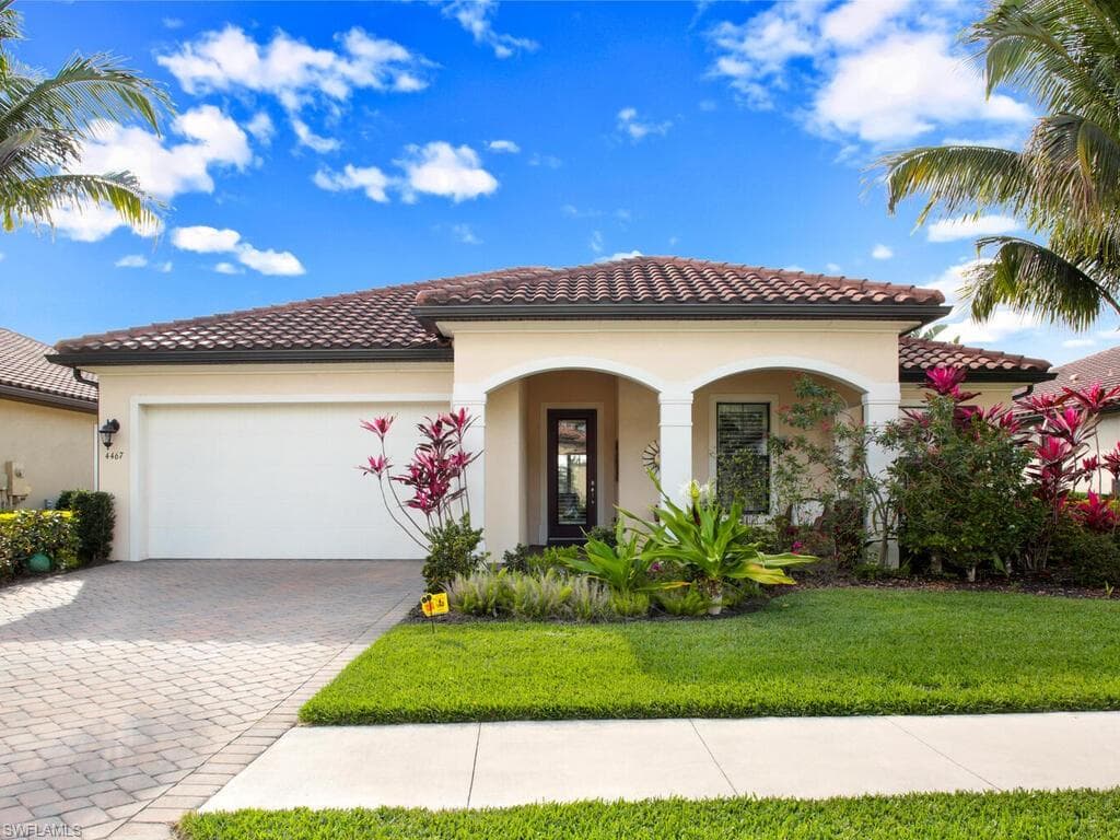 4467 Tamarind WAY NAPLES, FL 34119