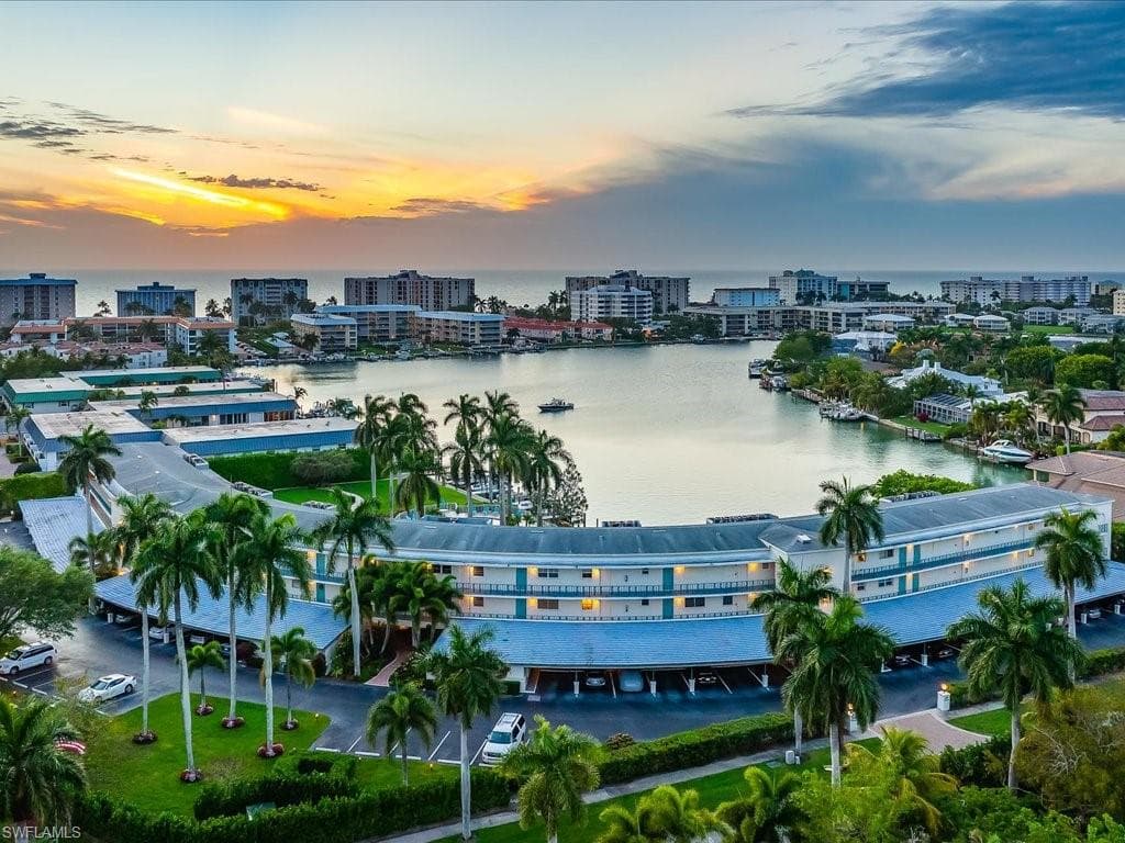 383 Harbour DR 110 NAPLES, FL 34103