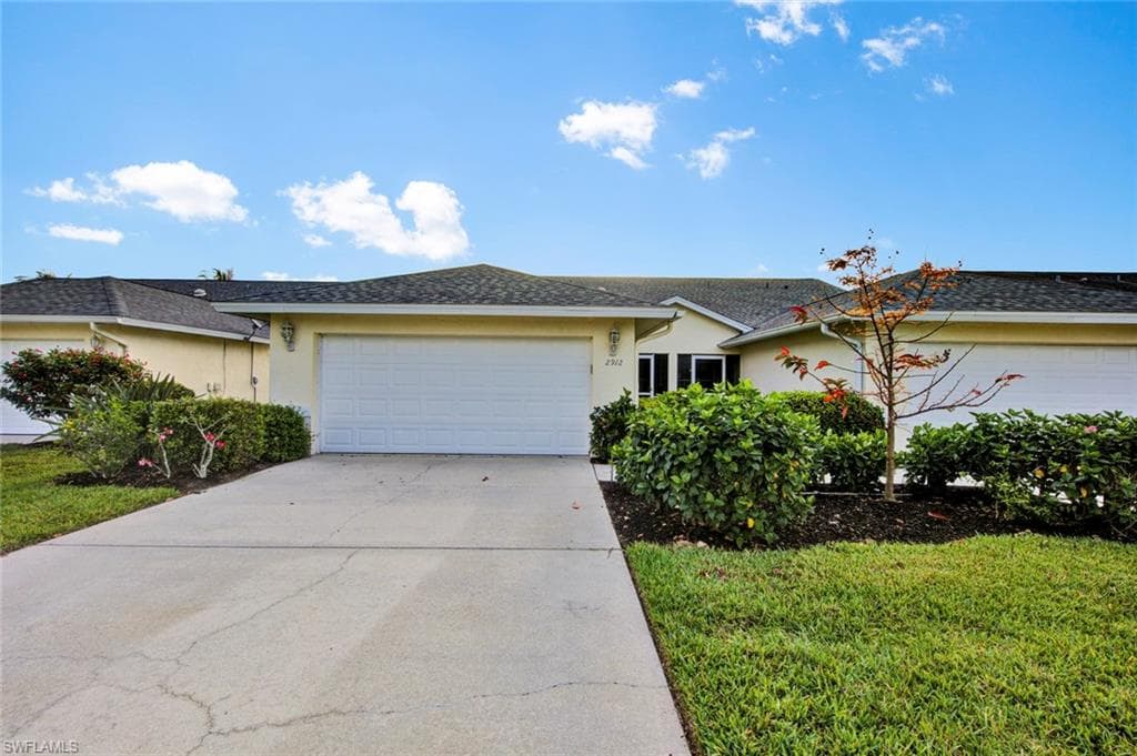 2912 CROWN POINTE BLVD 14-1 NAPLES, FL 34112