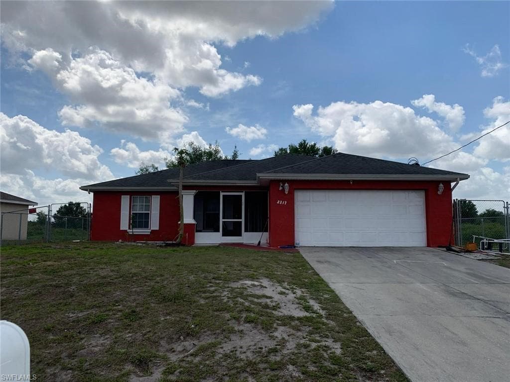 2717 29th ST SW LEHIGH ACRES, FL 33976