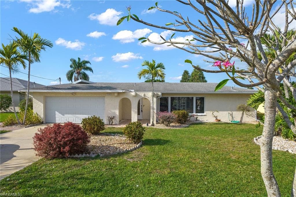 1645 SE 40th TER CAPE CORAL, FL 33904