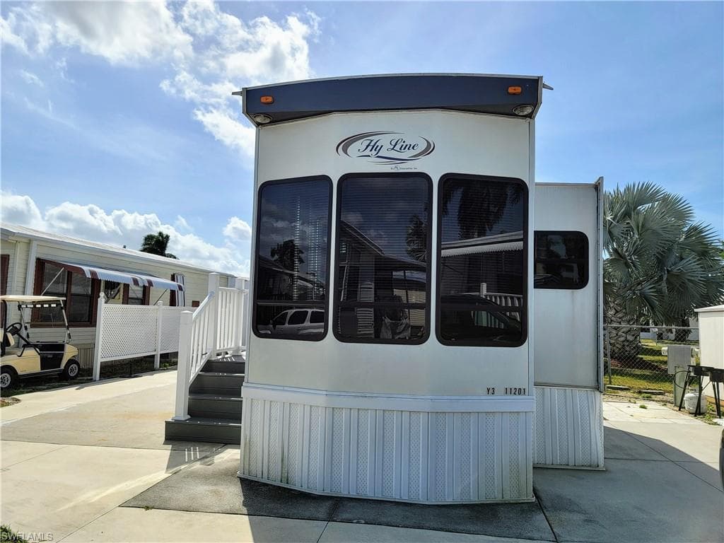 11201 Sunglow LN FORT MYERS, FL 33908