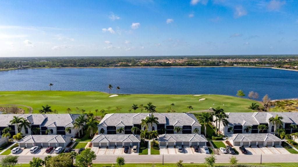 10038 Siesta Bay DR 9323 NAPLES, FL 34120
