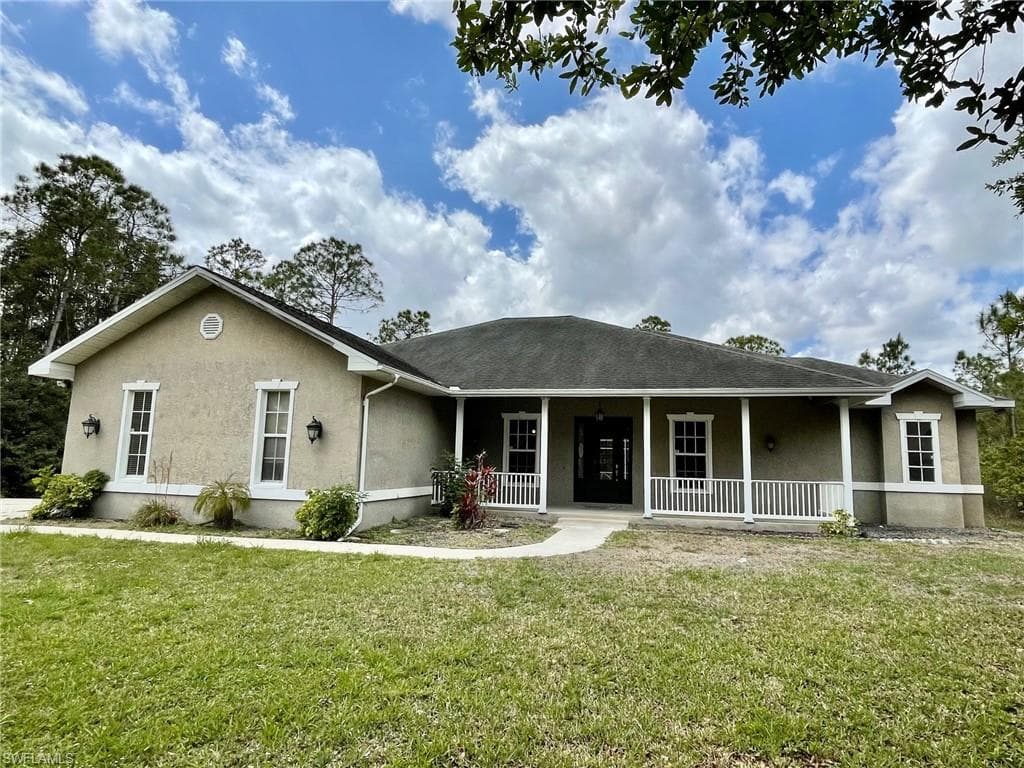 903 Henry AVE LEHIGH ACRES, FL 33972